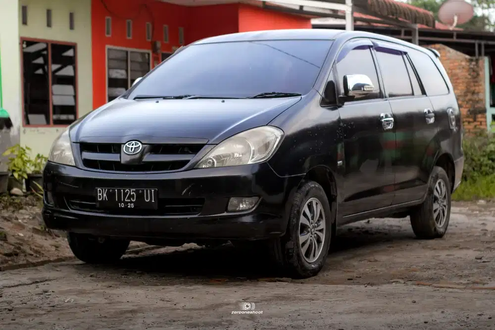 Toyota Kijang Innova 2006 Bensin