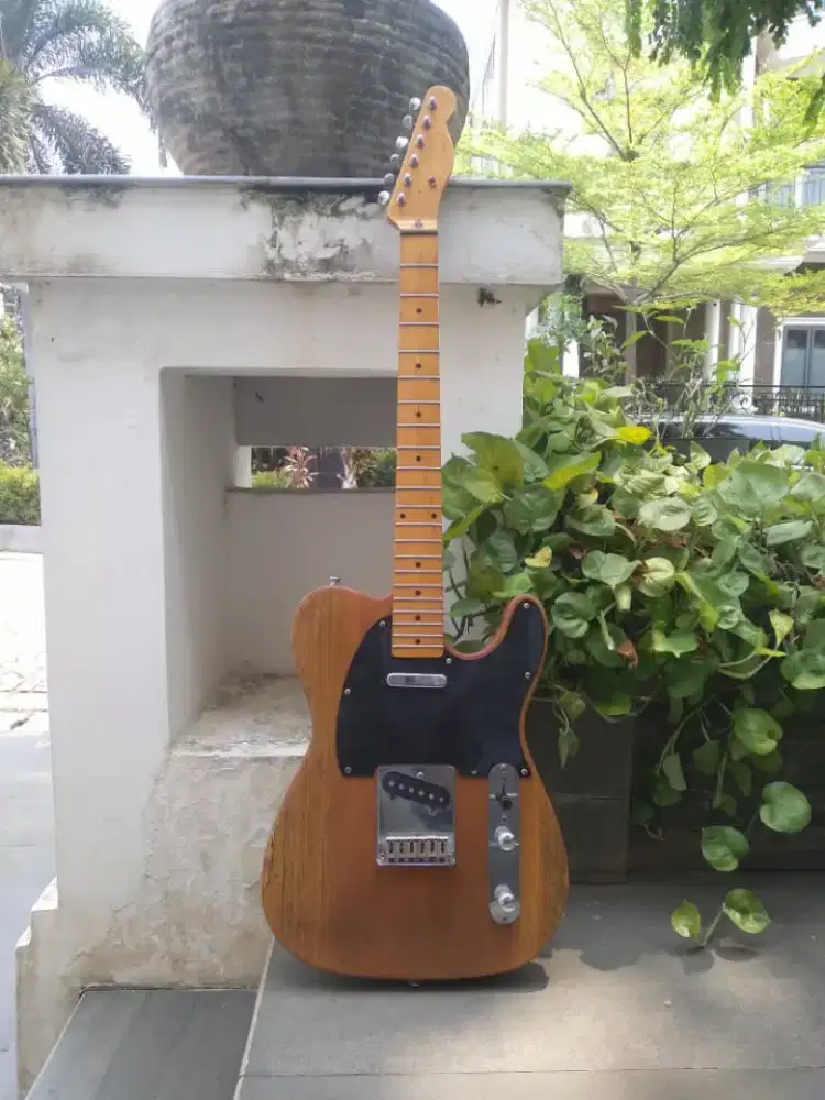 Gitar bekas masih mulus