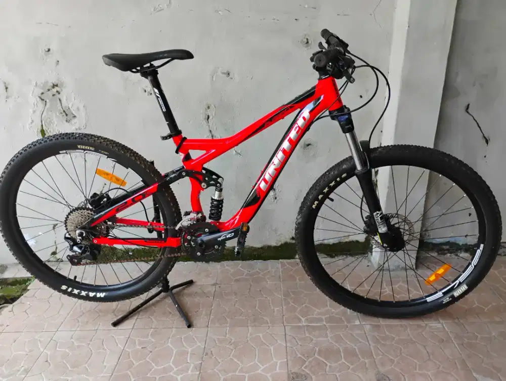 Sepeda United Aveiro 2.0 FullSus Semi Downhill Upgrade