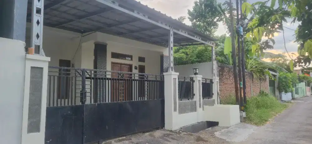 DI KONTRAKAN RUMAH DI TENGAH KOTA CIREBON