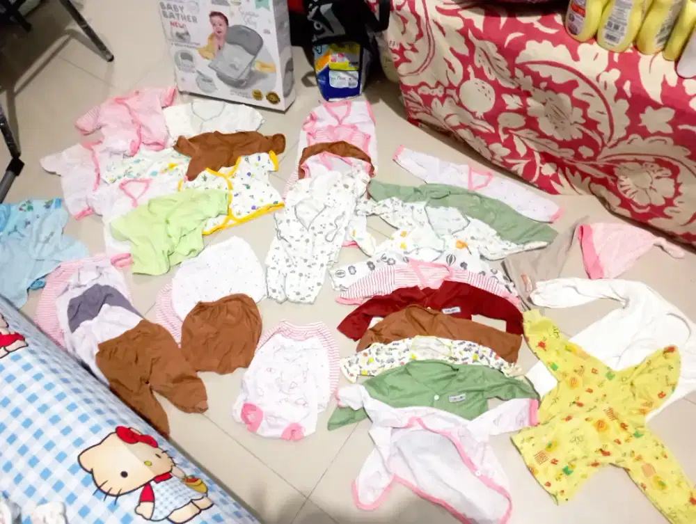 preloved newborn. kurleb 40 pcs free baby bather lengkap dus. 250rb.