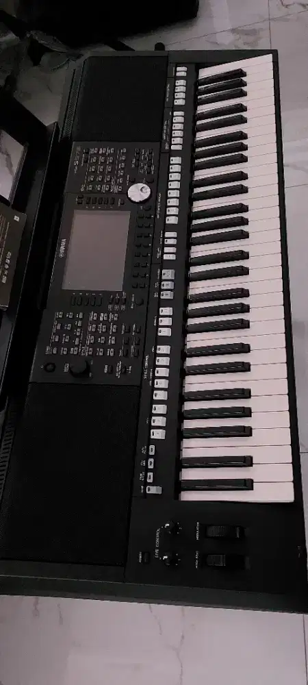 Keyboard yamaha Psr-S 975