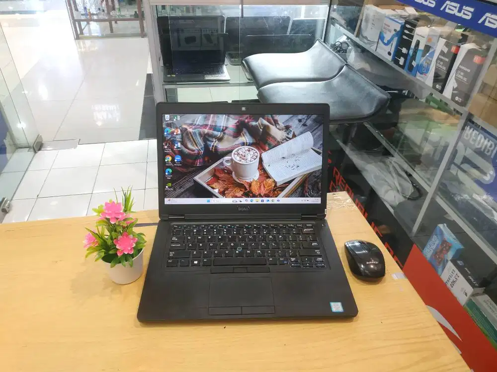JUAL LAPTOP DELL LATITUDE 5490 CORE i7 RAM 8GB SSD 256GB