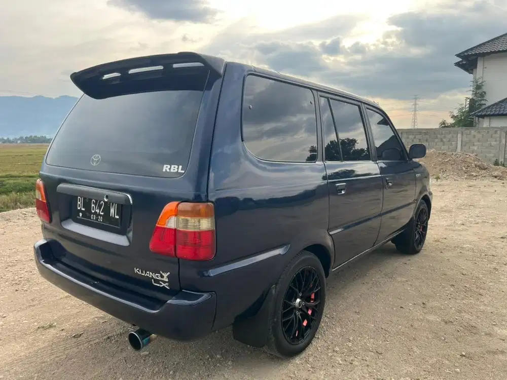 Kijang kapsul LX 2003