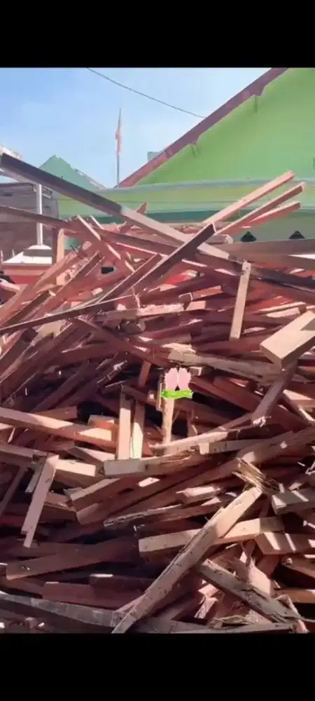 Di jual kayu bekas