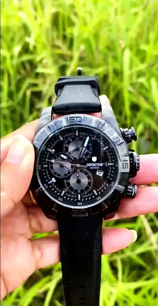 Jam Tangan Pria Sporty Tahan Air Strap Karet Elegan