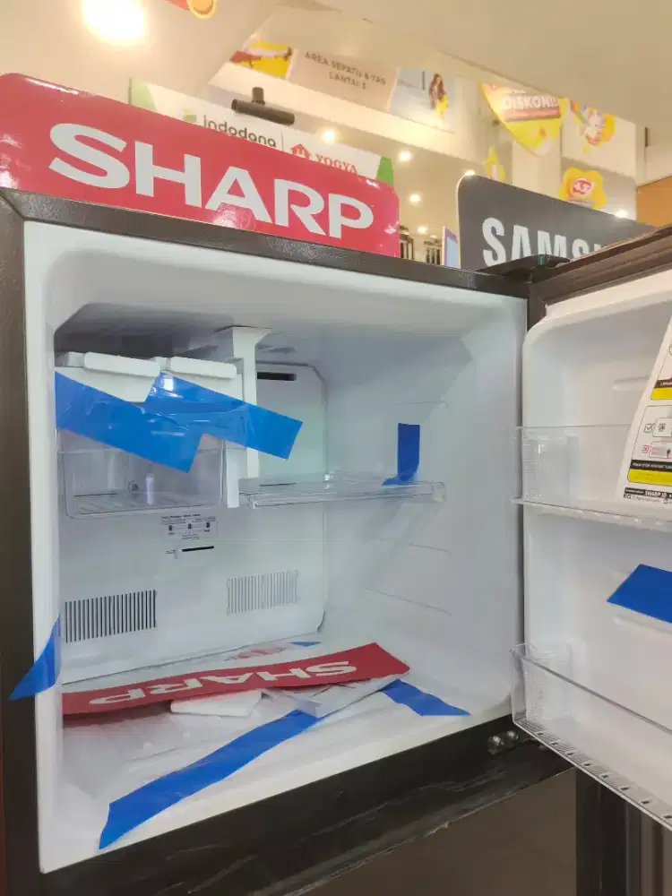 Kulkas sharp 2 pintu