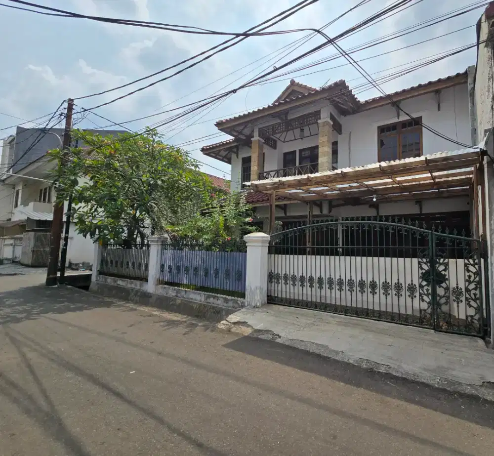 Jual Rumah di Tomang Strategis