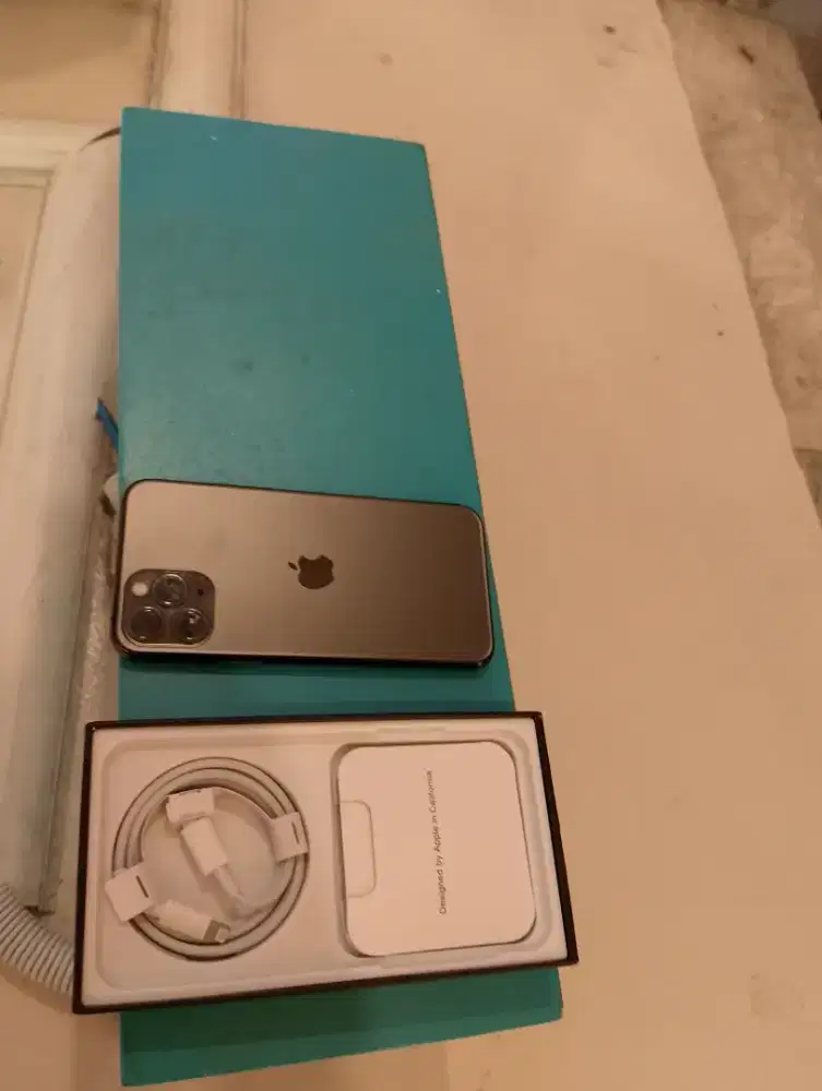 Iphone 11 pro 256gb kusus ideal bagus baru
