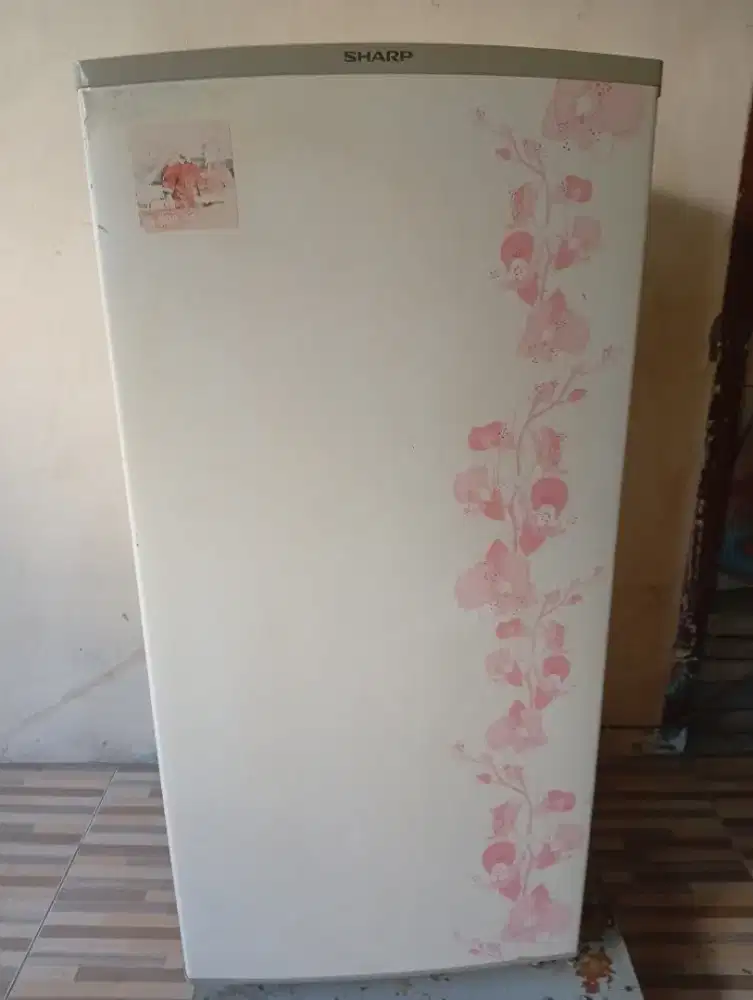 Kulkas Sharp mulus terawat milik sendiri