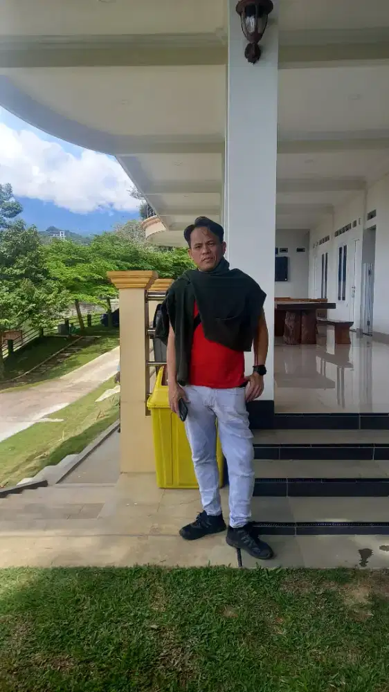 Nyari kerjaan apa aja yg penting kerja