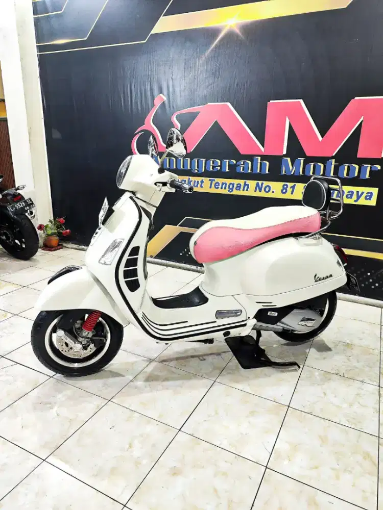 Piaggio GTS 150 REG 2018 putih cakep satset