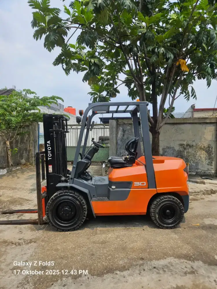 Forklift Toyota 3 Ton,Matic,Tiang 3 Meter,1DZ-II,FDZN30,Tahun 2021