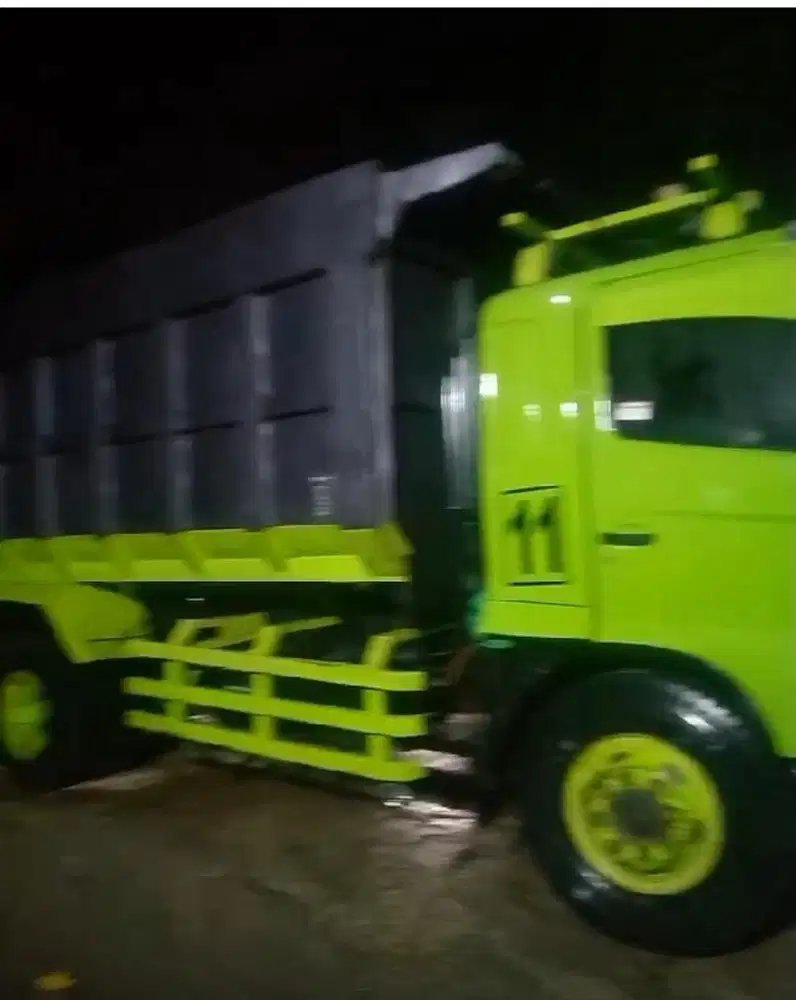HINO DUMP TRUK 2010