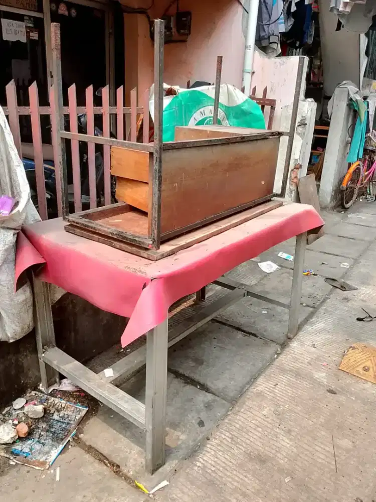 Meja bt D dapur atw usaha
