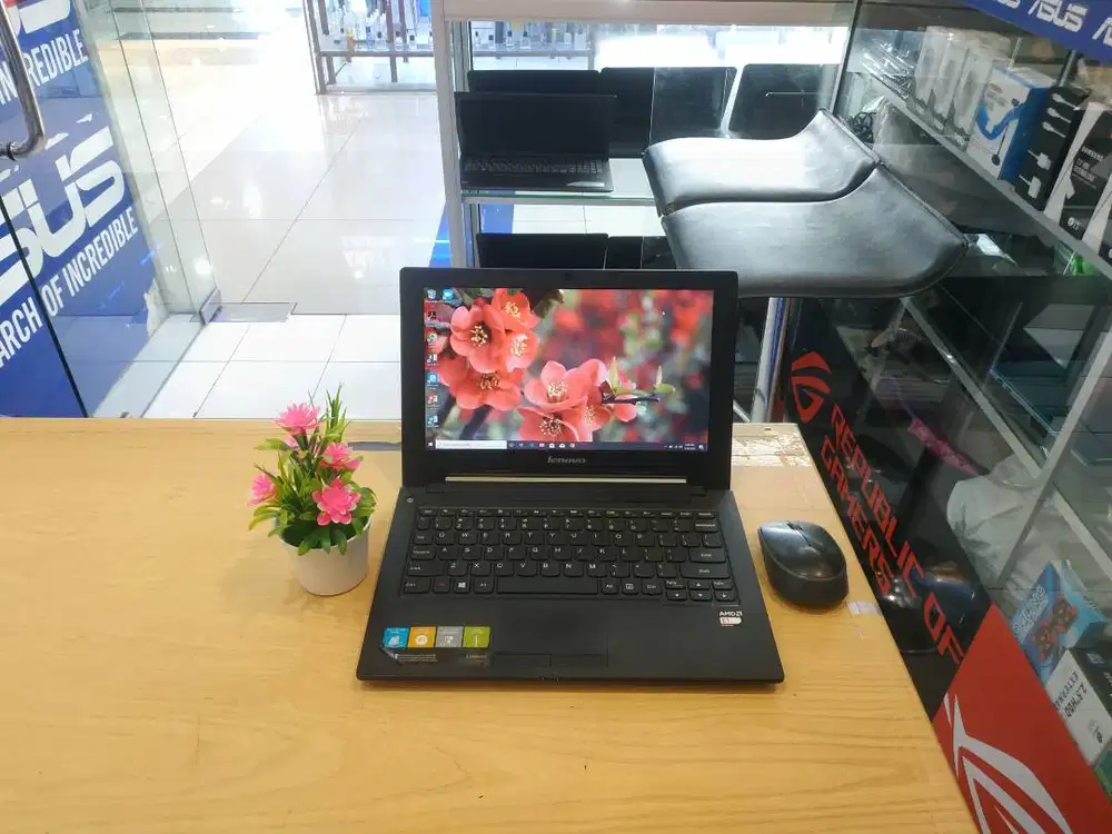 JUAL NOTEBOOK LENOVO S215 AMD E1 RAM 2GB HDD 500GB