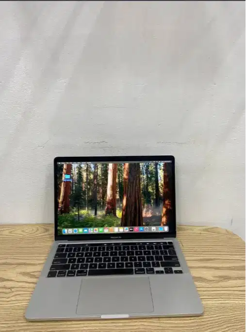 Macbook pro 2020 touchbar intel core i7 ram 32gb ssd 2TB kerja DL-RTV