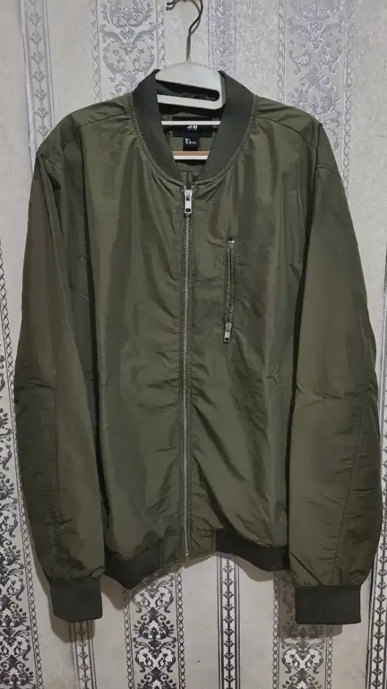 Jaket bomber H&M army like new