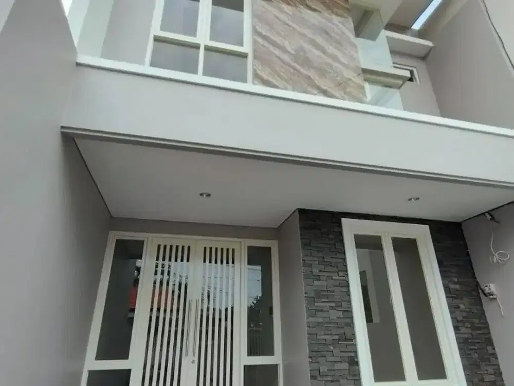 Dijual Rumah Baru Lokasi Strategis manyar Tirtoyoso