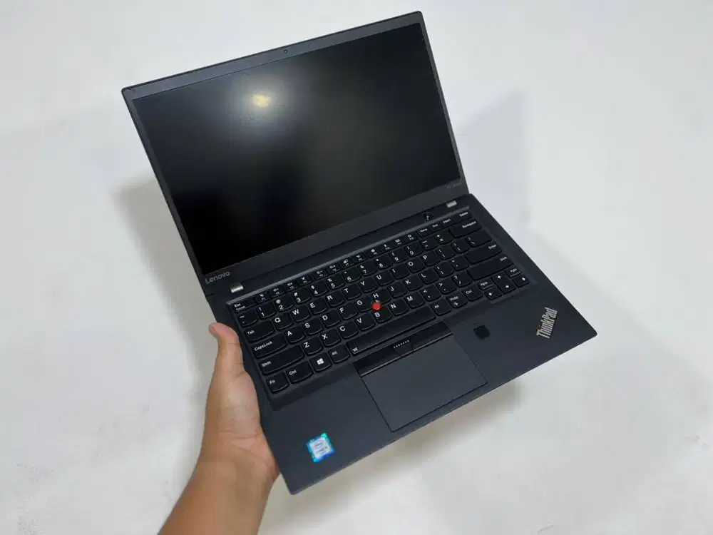 Laptop Lenovo Thinkpad X1 Carbon Core i5 Gen6 Ram 8GB Layar 14inc N-WJ