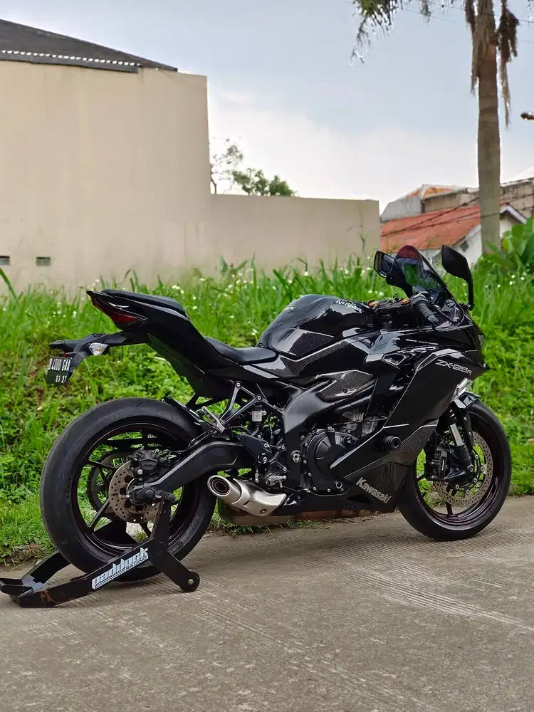 KM LOW! KAWASAKI ZX25R NON ABS HITAM 2022 PAJAK PANJANG GRESS