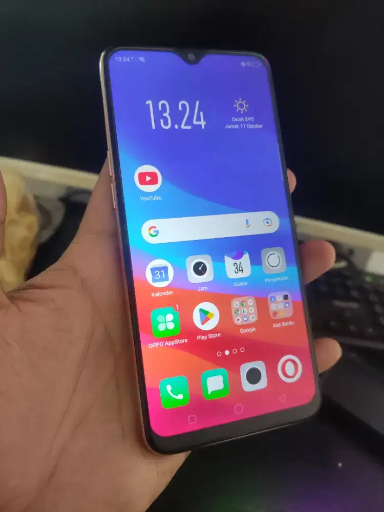 Dijual atau TT yang mau nambah Oppo F9 4/64 kamera jernih mulus