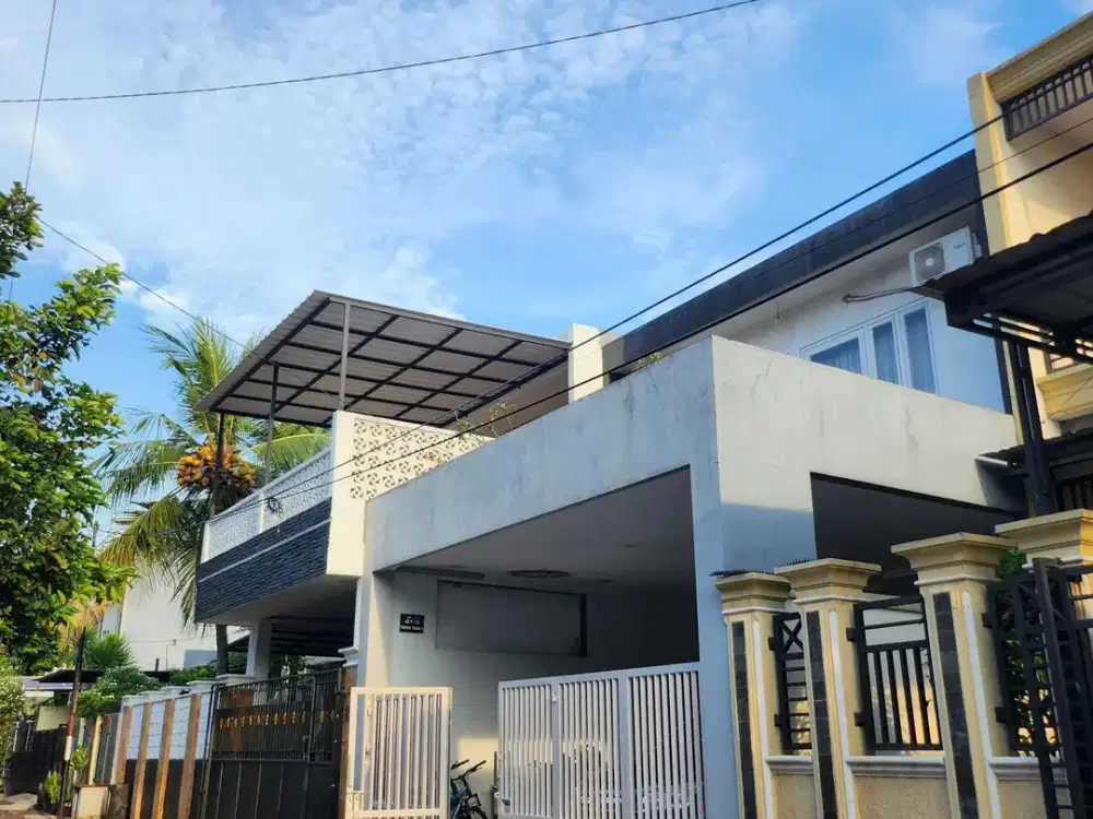 Dijual Rumah 2 LT Modern Semi Furnish Startegis di Duren Sawit
