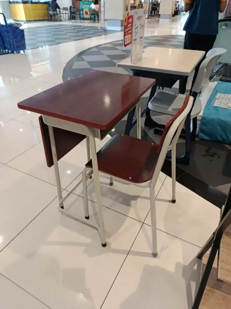 Meja sekolah set
