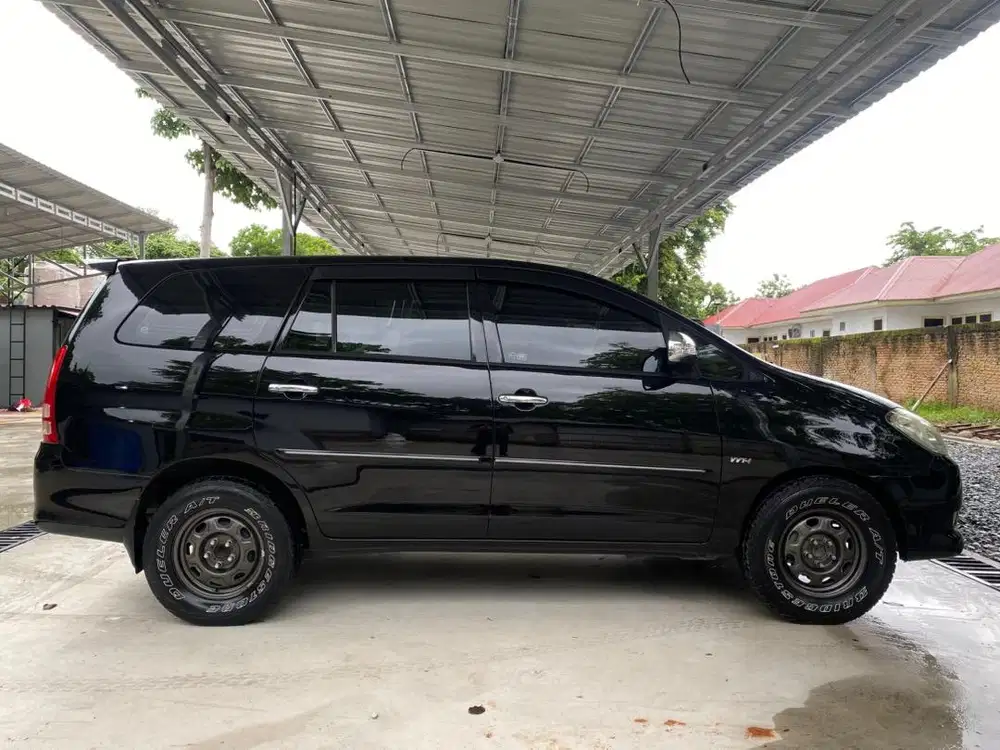 innova v 2010 / MT / Bensin