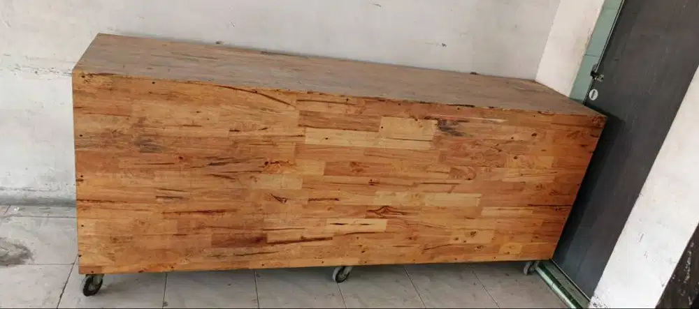 Meja Bar Multifungsi