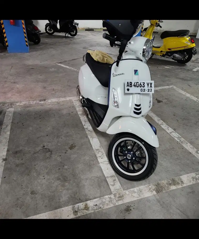 dijual sangat cepat vespa primavera km msh dibawah 4 rb