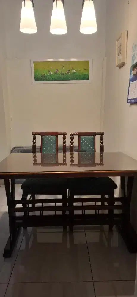 Meja makan bahan premium 4 kursi