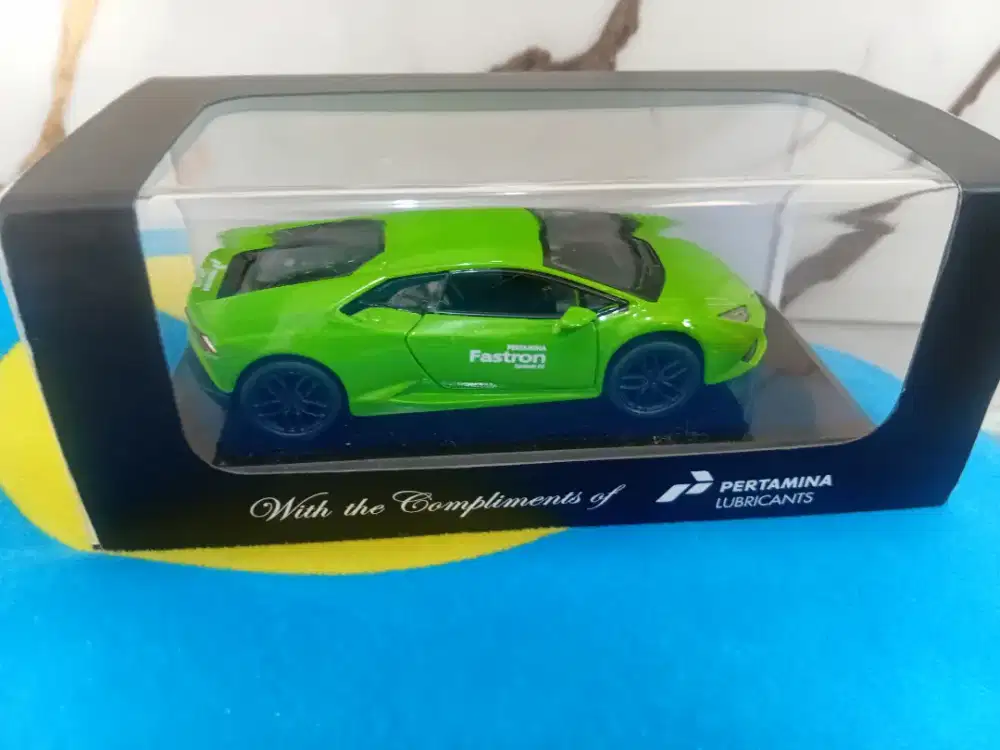 Di jual cepat mini figure Lamborghini huracan jual rugi