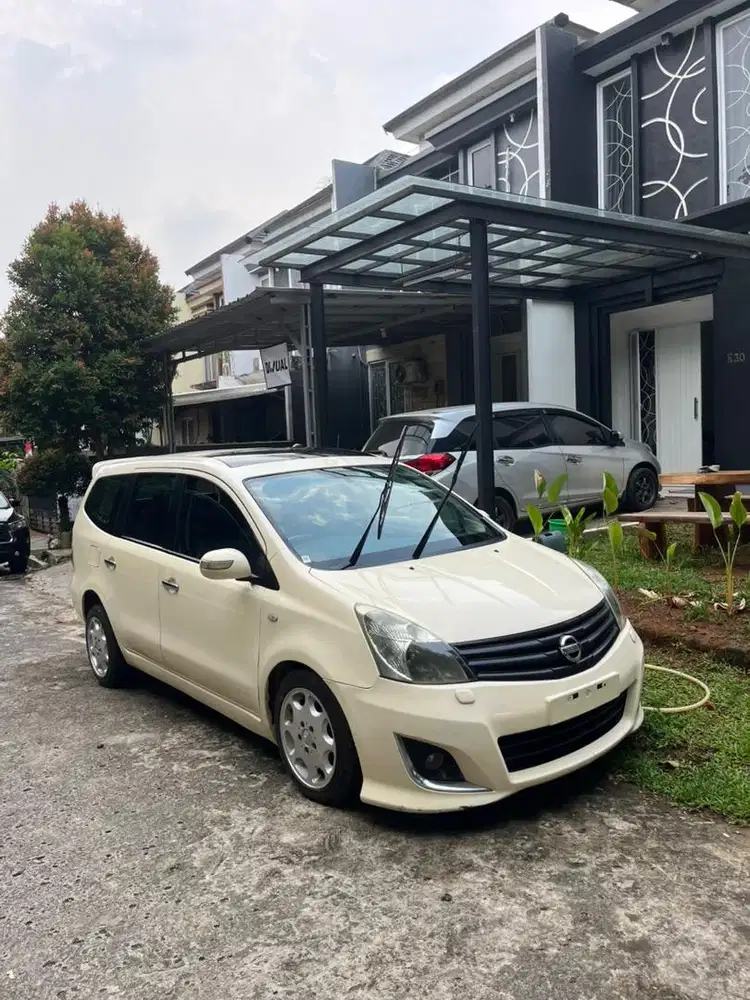 Nissan Livina XV Automatic Panoramic