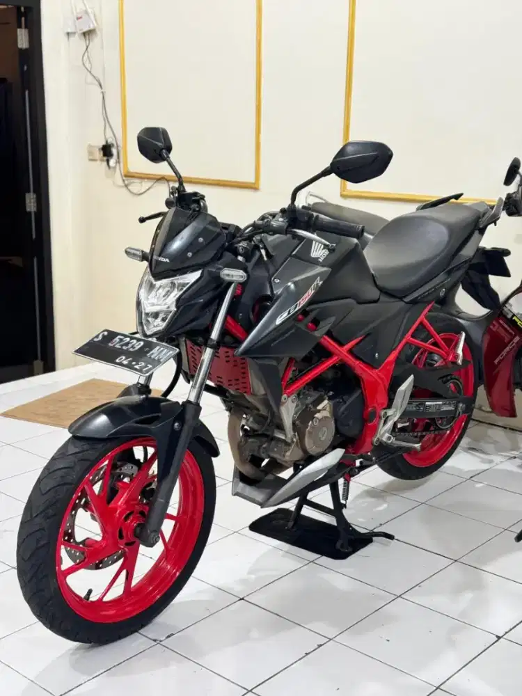 Honda CB150R Street Fire 2017