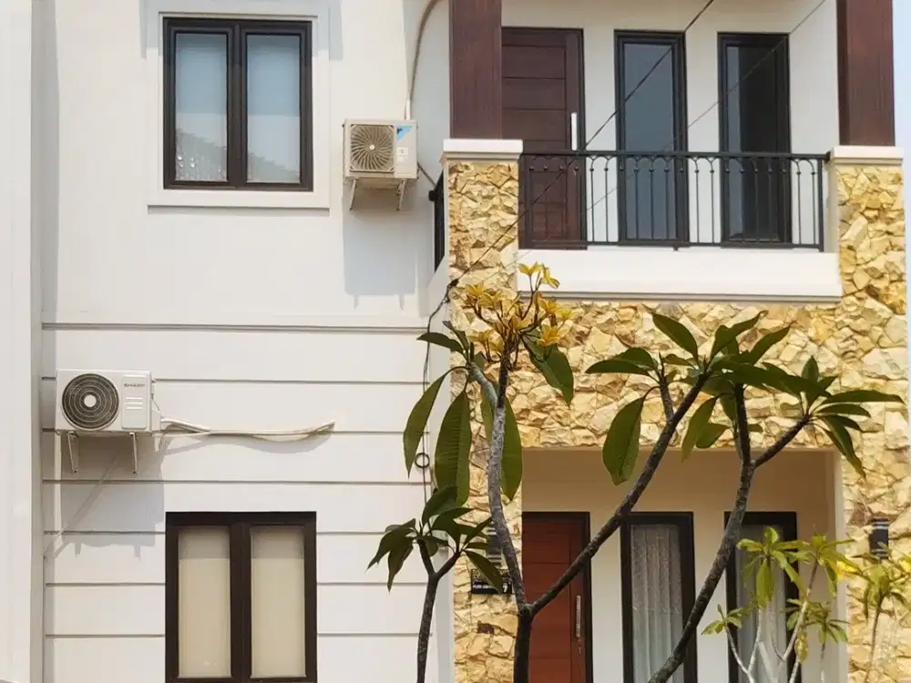 View Terbaik Special Hanya 1 Unit Samping kolam renang sbelah tol