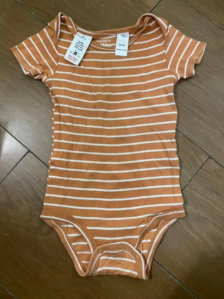 Jumper pendek carters