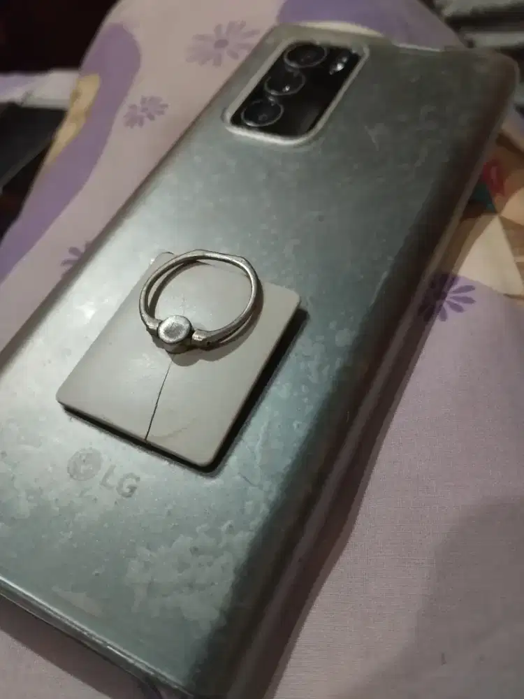 Handphone LG wing sinyal on