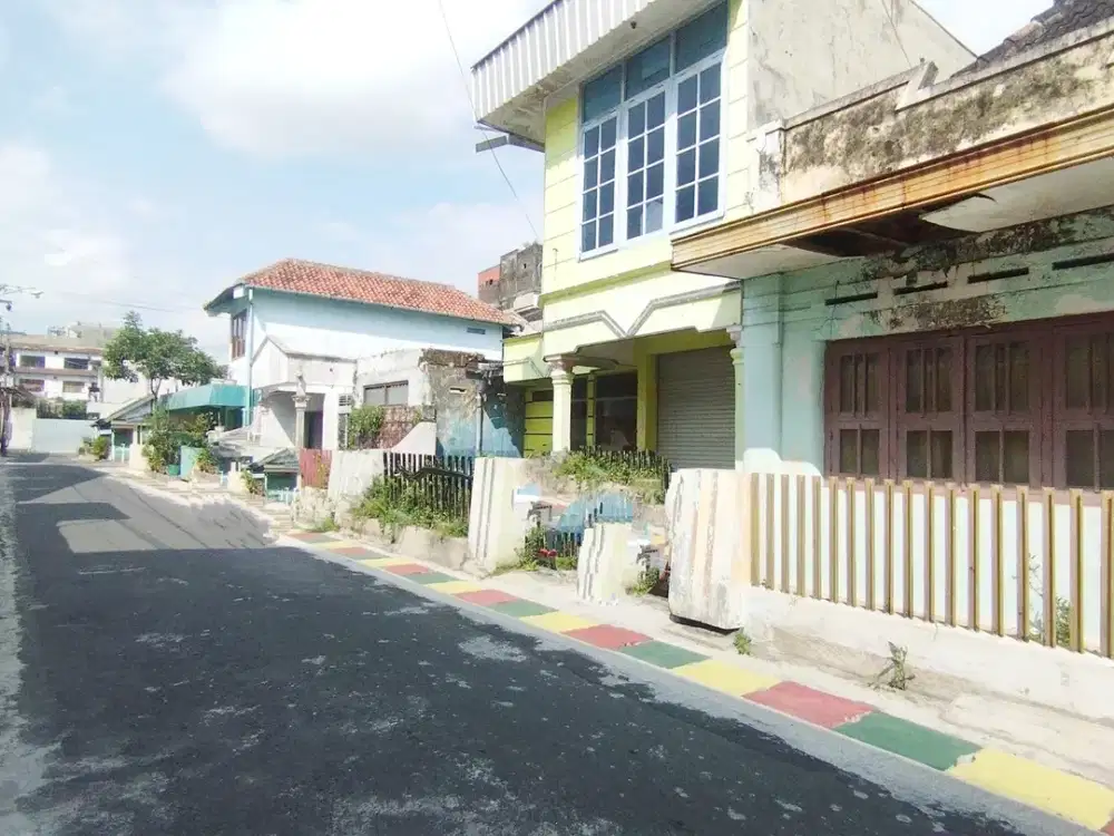 Tanah Ada Bangunan Tengah Kota Solo Dekat Jl slamet riyadi