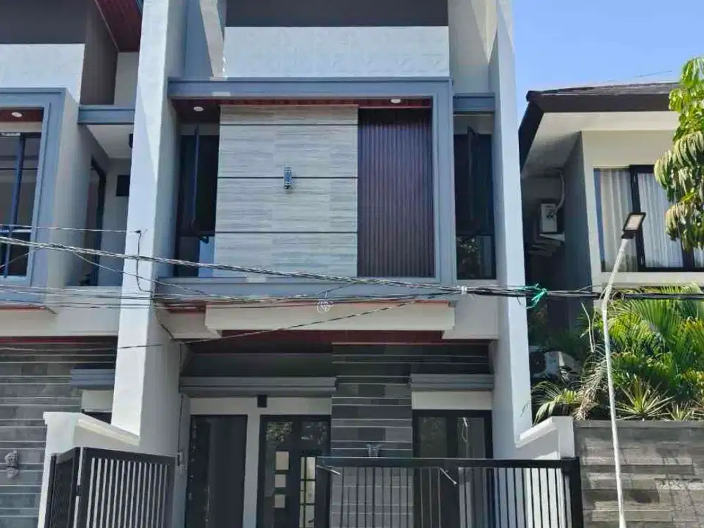 Rumah Gress Jalan Utama Manyar Jaya One Gate Sistem