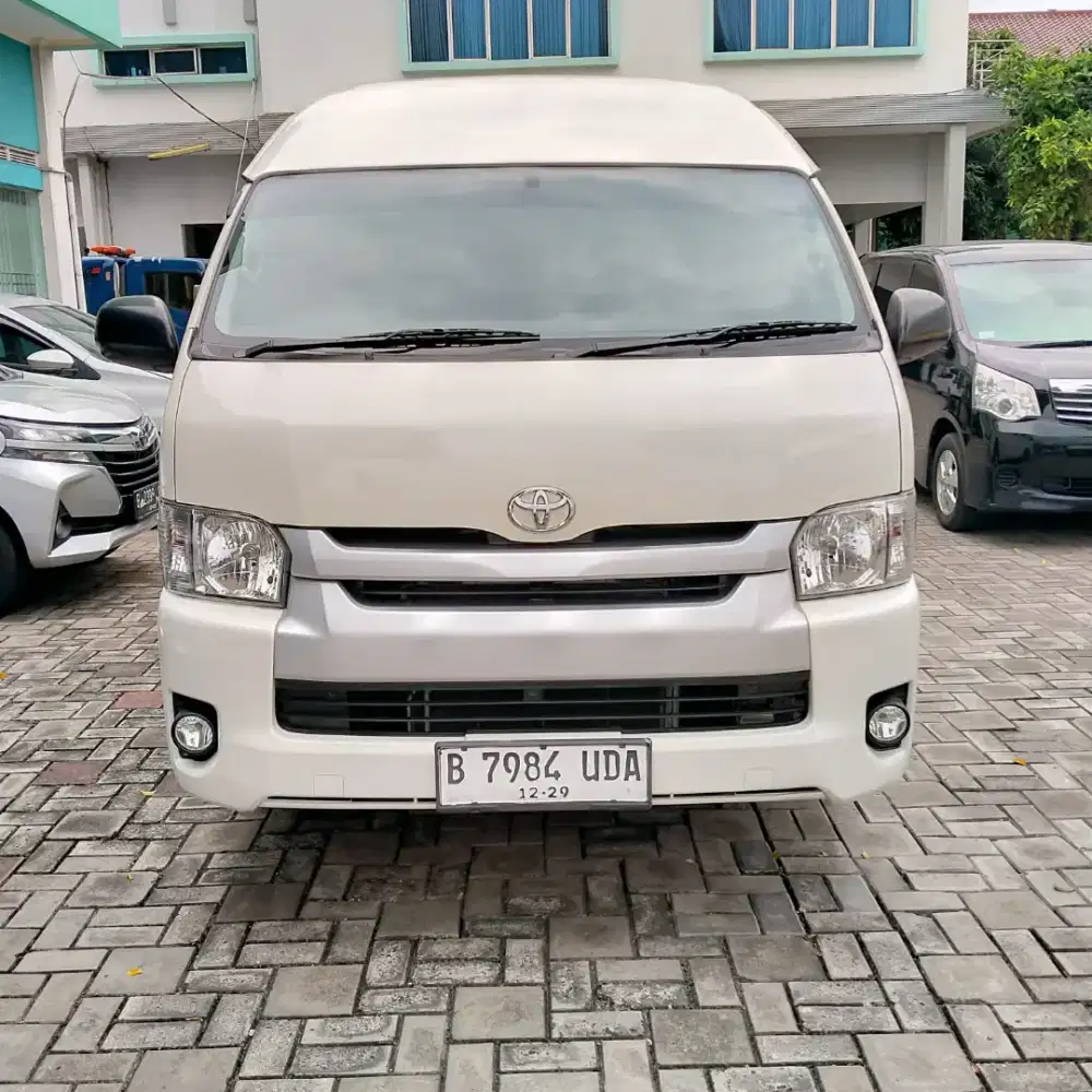TOYOTA HIACE COMMUTER 2.5L M/T 2020 NIK 2019 KM 48 RB ORIGINAL 16 SEAT