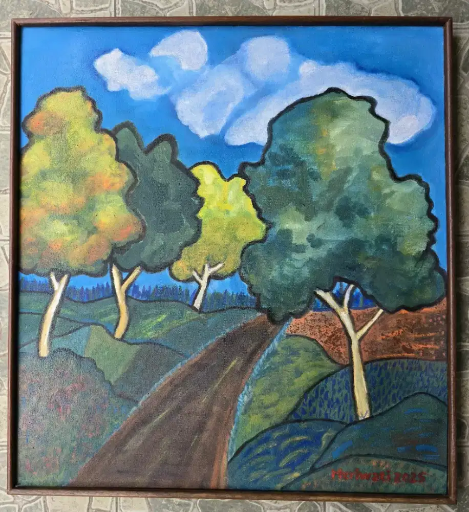 Empat pohon  di kaki gunung