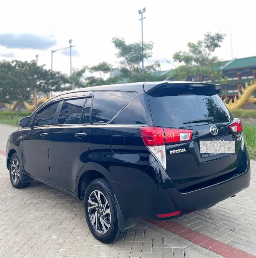 Jual cepat ! Toyota Kijang Innova 2.0 V AT 2021