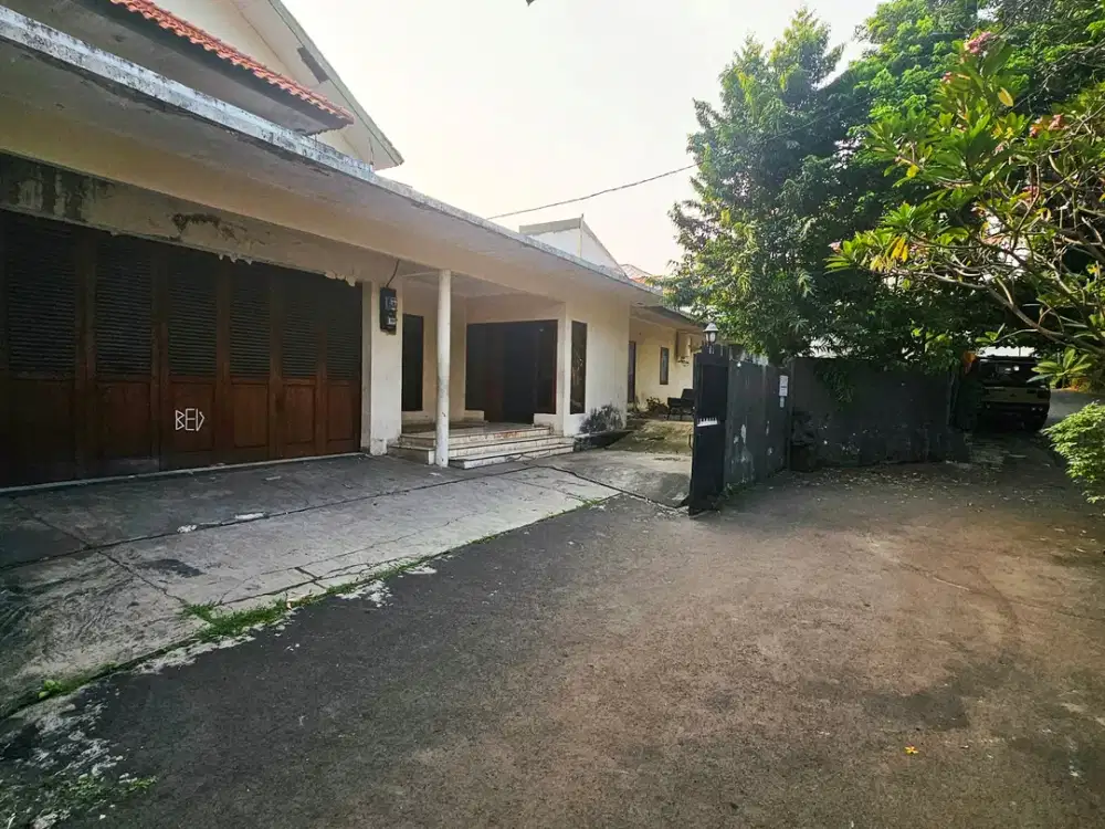 MURAH! BU CPT! Rumah Kemang Dijual. Dalam Komplek, BANGUNAN lama