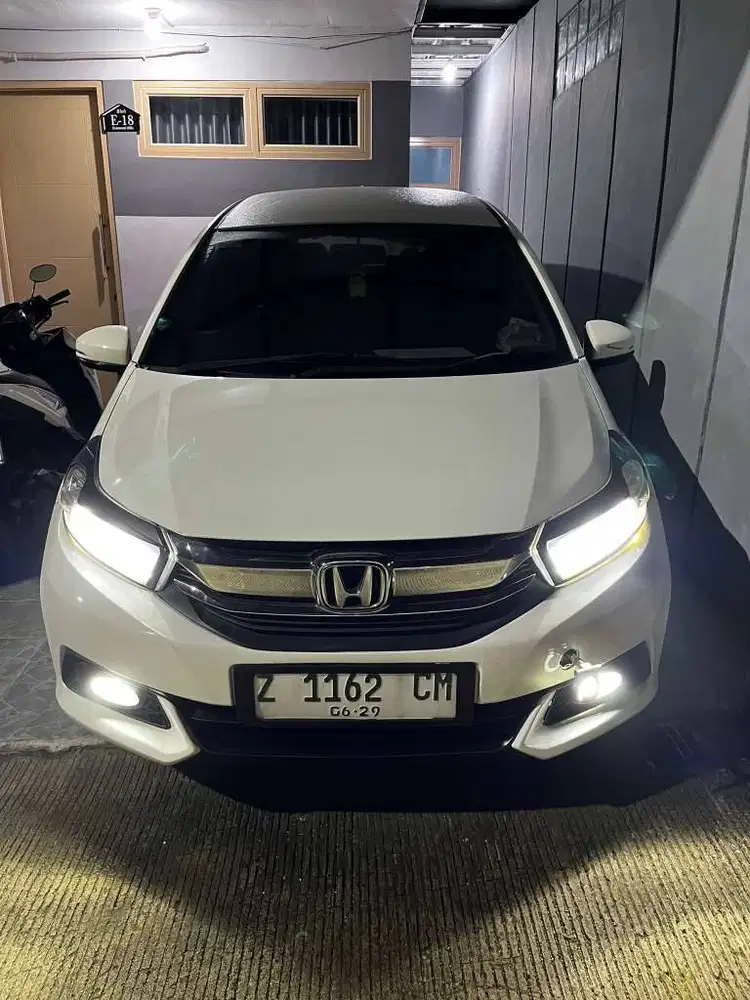 honda mobilio AT CVT White Edition (2017)