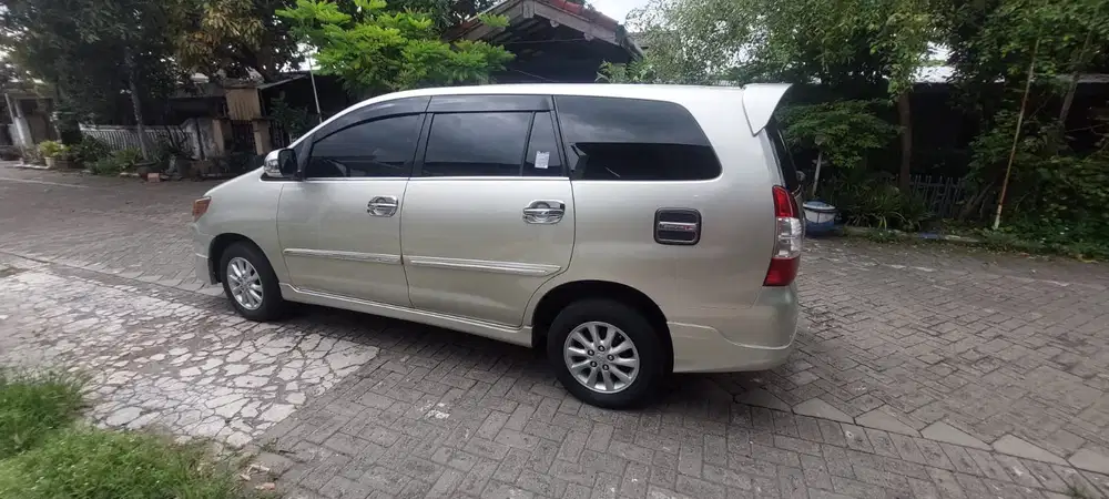 Toyota Kijang Innova 2013 Bensin