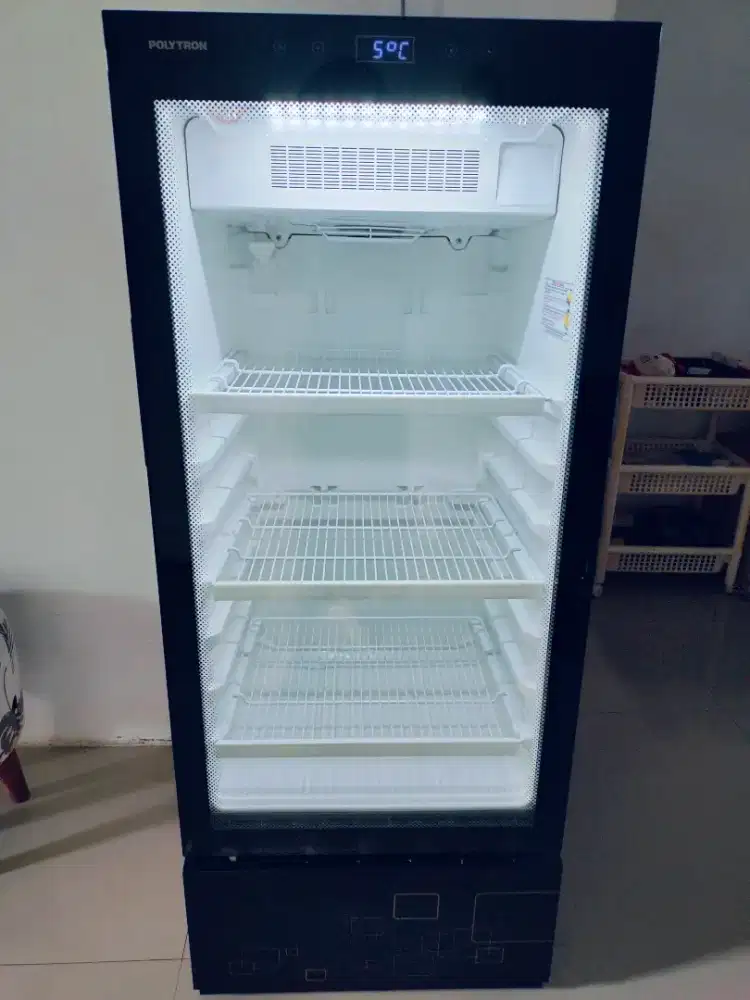 Di jual showcase/kulkas pendingin merk Polytron