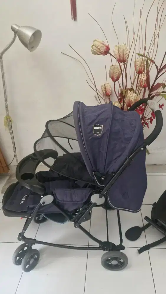 (Second) Stroller bayi merk DOES
