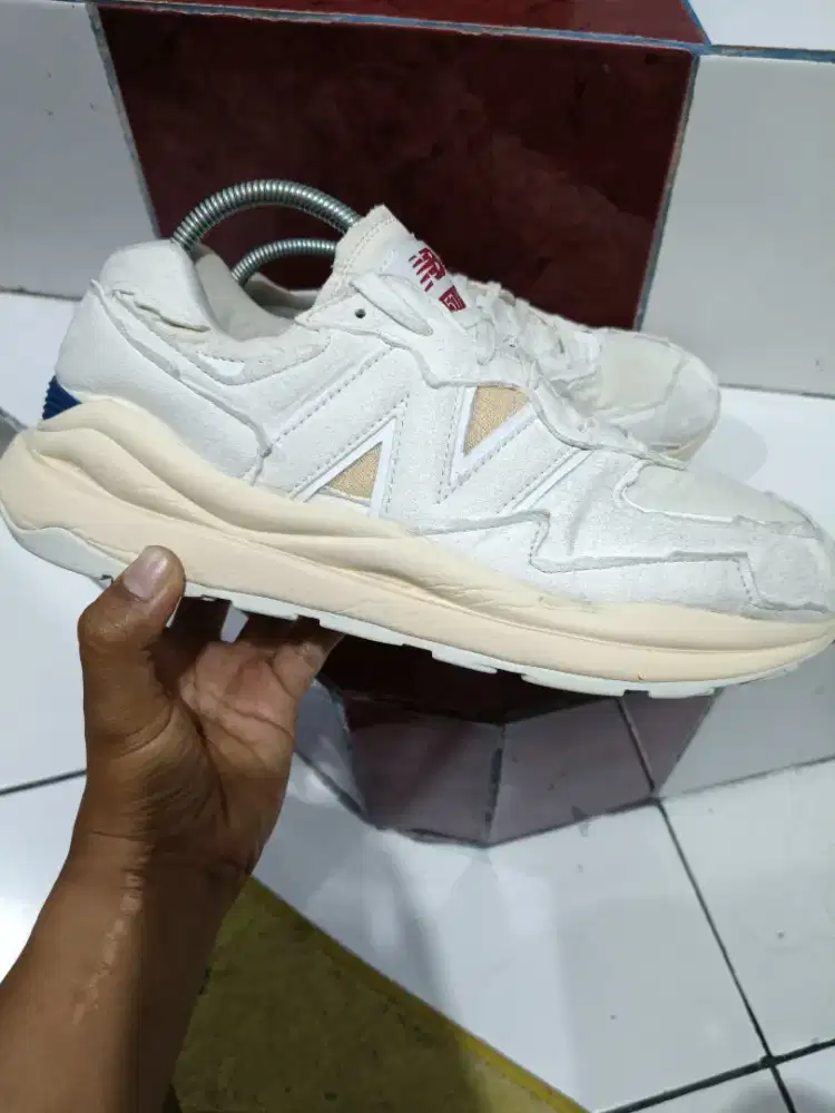 New Balance 57/40 Putih Size 43 Original 100% Kondisi Second