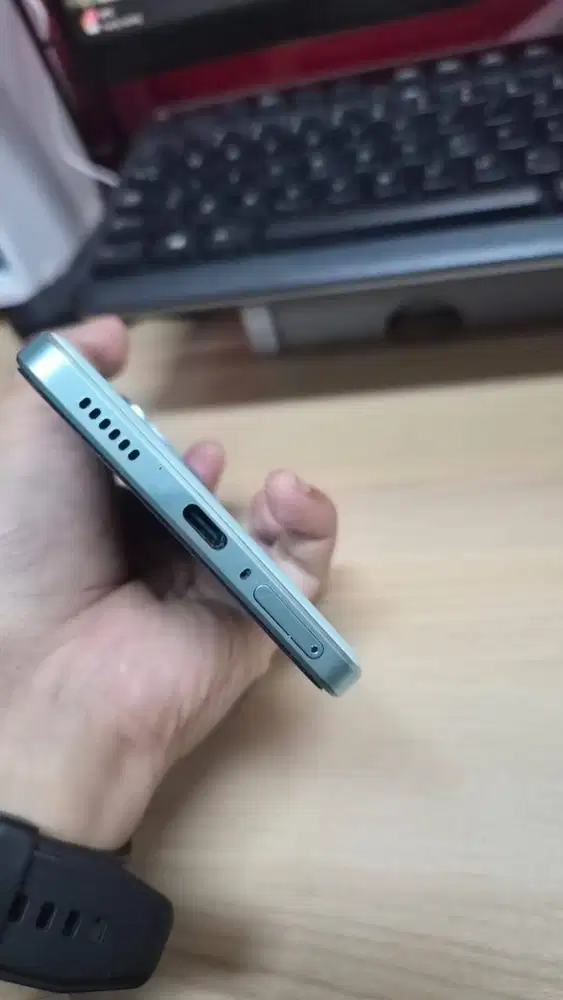 IQOO Z9 5G Green 8/256 Fullset - 80 W Charger 6000 Mah